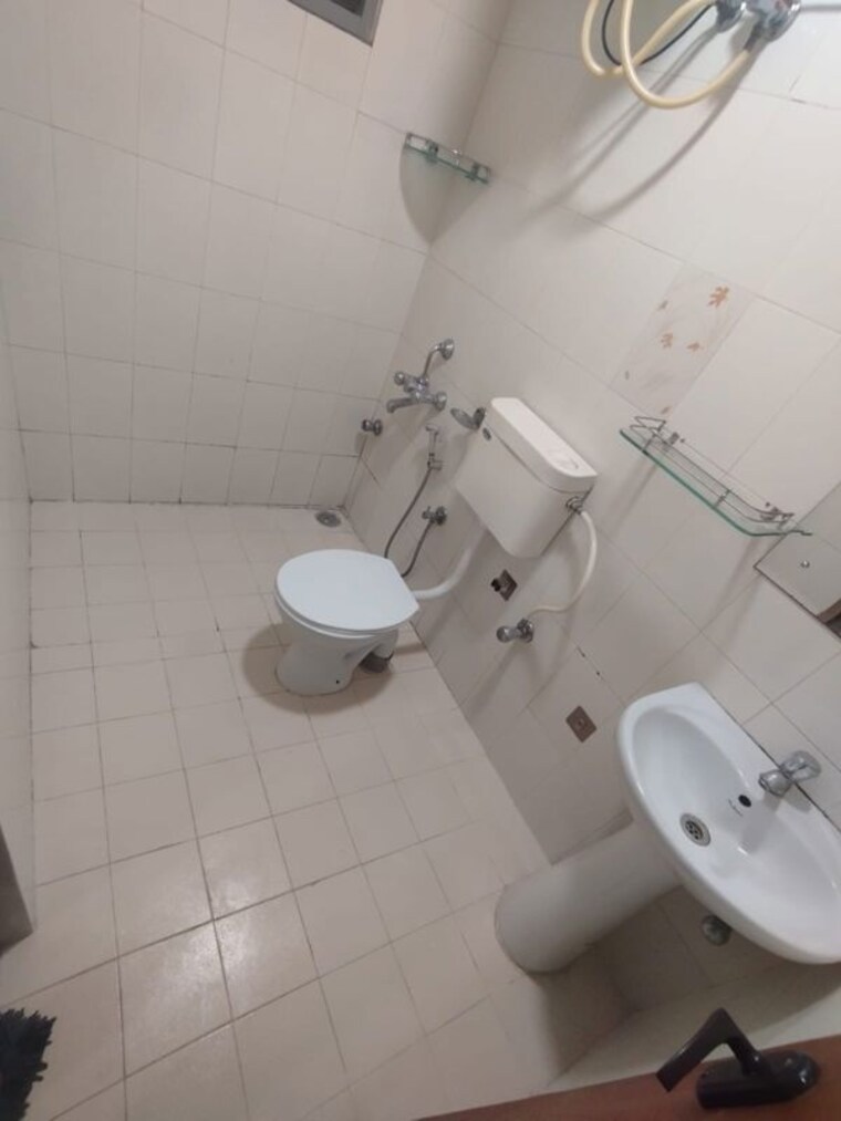 Bathroom, cooke town 3 Bedroom 1580 Sq.Ft. Apartment In Cooke Town Bangalore 10387404