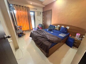 Team Area in 3 BHK Apartment at Everest World Solitare, Kolshet Road – for Rent