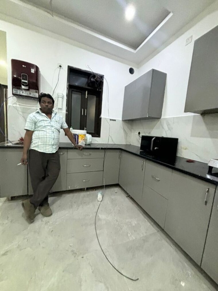 Team Area, freedom fighters enclave 2 Bedroom 1200 Sq.Ft. Apartment In Freedom Fighters Enclave Delhi 10387405