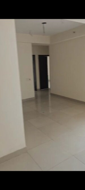 Room in 2 BHK Apartment at Panchsheel Pinnacle, Sector 16 Greater Noida – for Sale