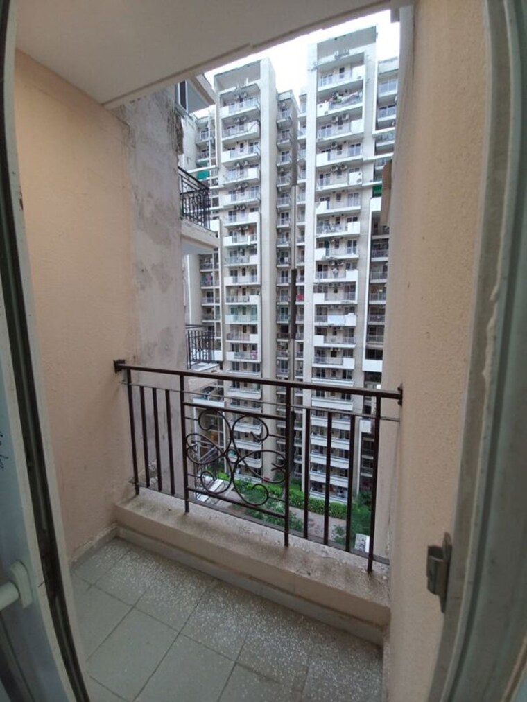 Balcony, signature-the-millennia-2 2 Bedroom 690 Sq.Ft. Apartment In Sector 37d Gurgaon 10387422