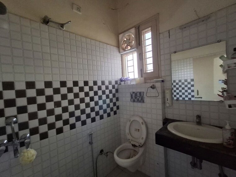 Bathroom, motia-citi-royal-business-park 2 Bedroom 1460 Sq.Ft. Apartment In Ambala Highway Zirakpur 10387463