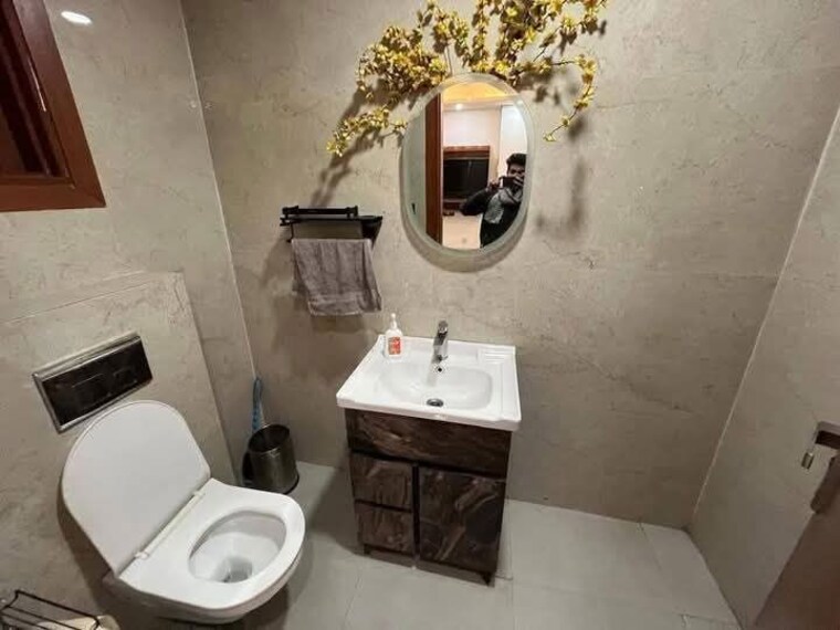 Bathroom, neb sarai 2 Bedroom 1400 Sq.Ft. Builder Floor In Neb Sarai Delhi 10387525