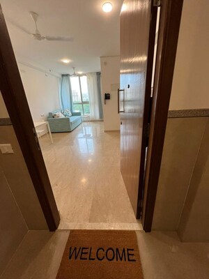 Room in Studio Apartment at Hiranandani Estate Solitaire C, Ghodbunder Road – for Rent
