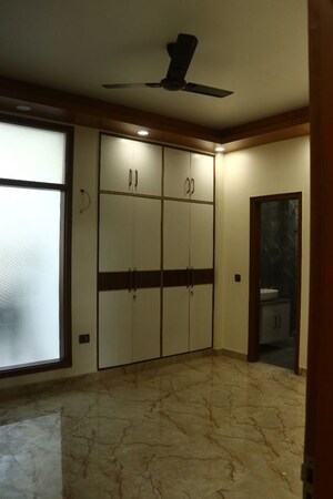 Room in 6 BHK Villa at Panchsheel Enclave – for Rent