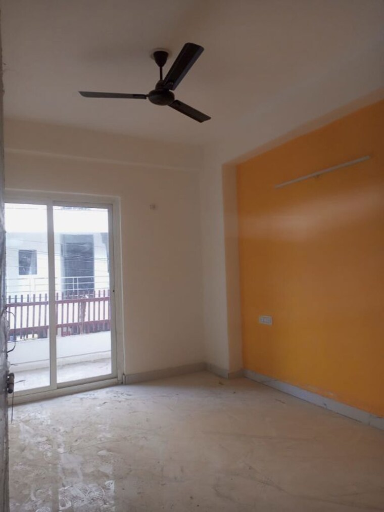Room, sunshine-apartments-sector-73 2 Bedroom 1049 Sq.Ft. Builder Floor In Sector 73 Noida 10387556