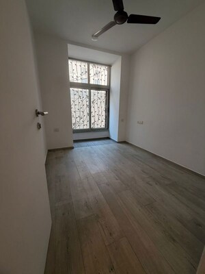 Study Room in 2.5 BHK Apartment at Hiranandani Obelia The Walk, Ghodbunder Road – for Rent