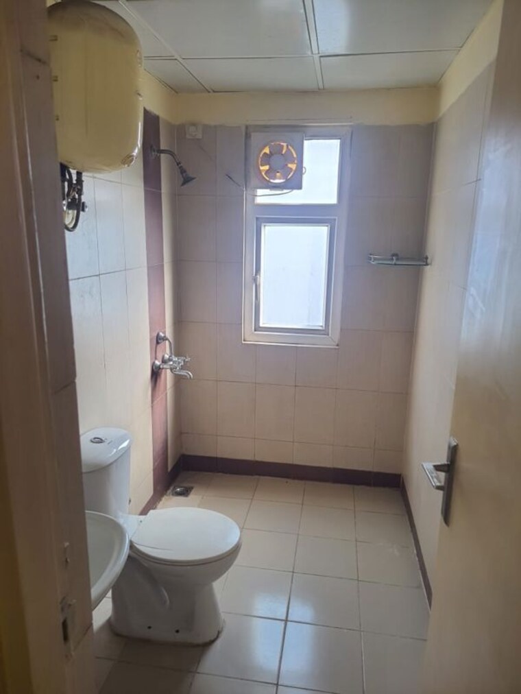 Bathroom, mahindra-aura 3 Bedroom 1615 Sq.Ft. Apartment In Sector 110a Gurgaon 10387558
