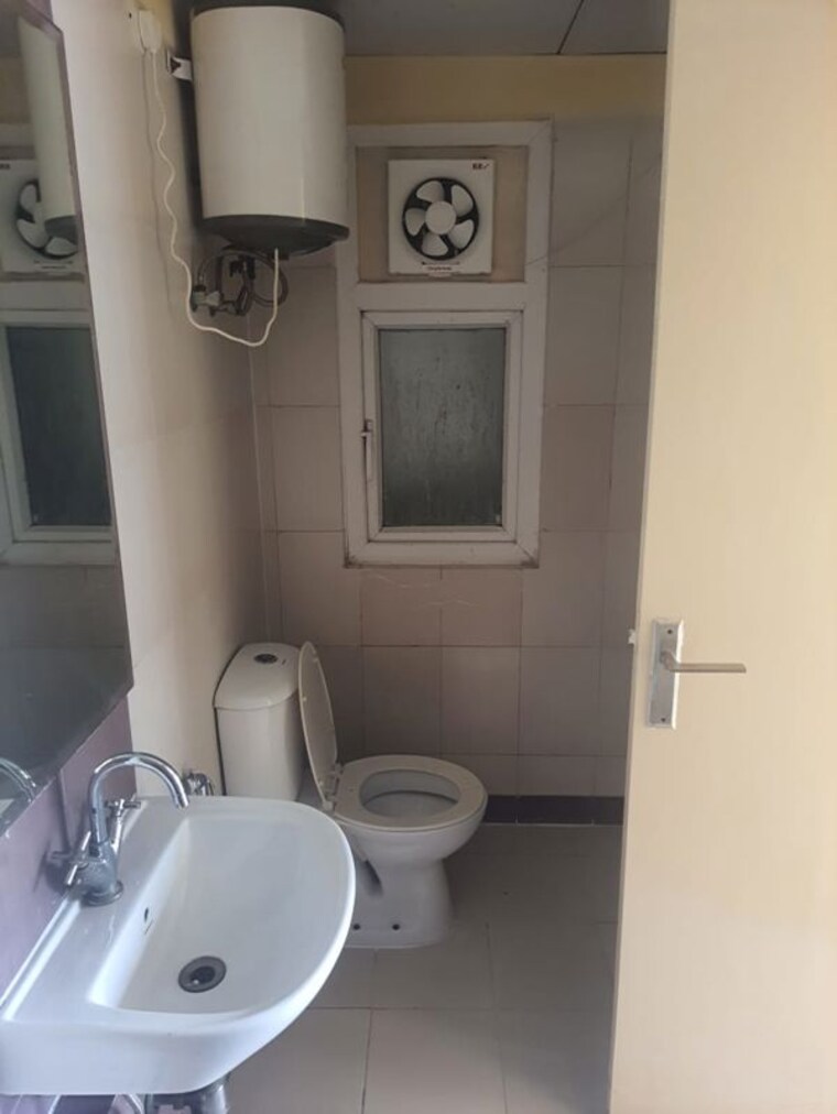 Bathroom, mahindra-aura 3 Bedroom 1615 Sq.Ft. Apartment In Sector 110a Gurgaon 10387558