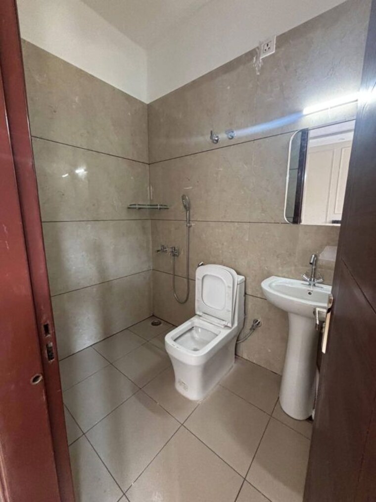 Bathroom, saket 2 Bedroom 900 Sq.Ft. Apartment In Saket Delhi 10387573