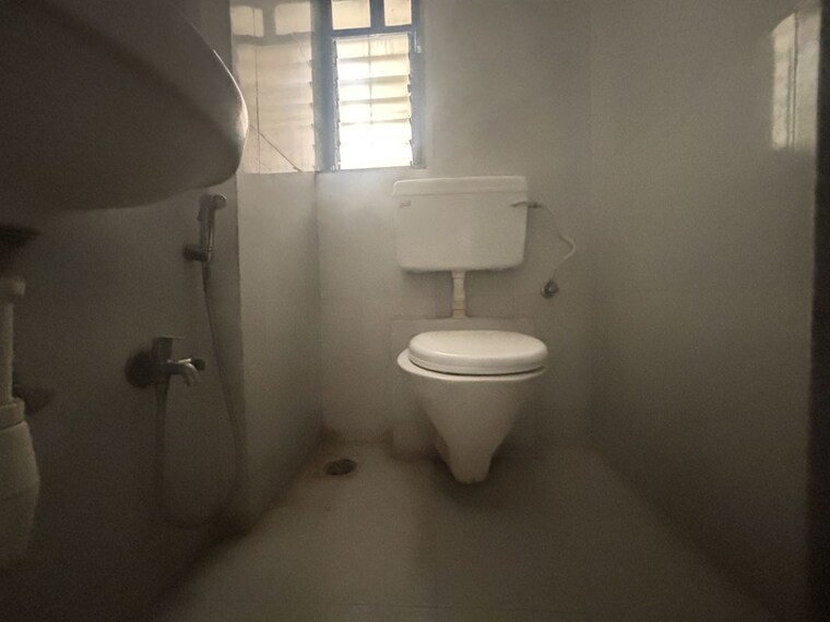 Bathroom, puranik-city 2 Bedroom 700 Sq.Ft. Apartment In Kasarvadavali Thane 10387589