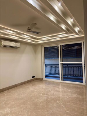Room in 4 BHK Builder Floor at Dlf Cyber City – for Sale