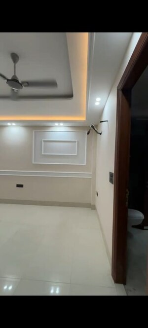Bathroom in 3 BHK Builder Floor at TDI The Retreat, Sector 89 – for Sale