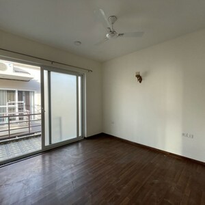 Room in 3 BHK Apartment at BPTP Amstoria Country Floor, Sector 102 – for Rent