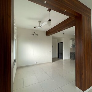 Room in 3 BHK Apartment at BPTP Amstoria Country Floor, Sector 102 – for Rent