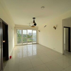 Room in 3 BHK Apartment at BPTP Amstoria Country Floor, Sector 102 – for Rent