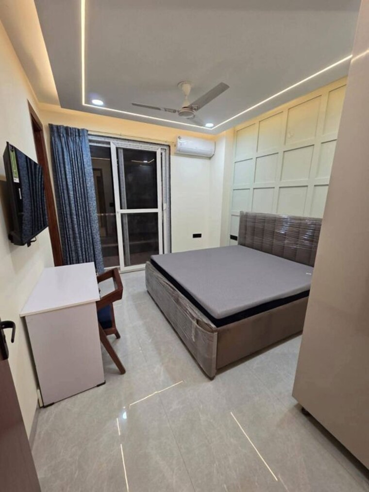 Team Area, freedom fighters enclave 1 Bedroom 650 Sq.Ft. Builder Floor In Freedom Fighters Enclave Delhi 10387629