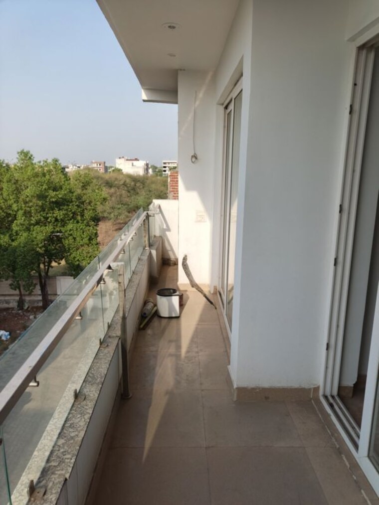 Balcony, puri-kohinoor 3 Bedroom 180 Sq.Ft. Apartment In Sector 89 Faridabad 10387654