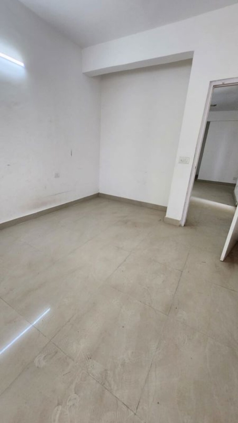 Room, suncity-avenue-76 2 Bedroom 721 Sq.Ft. Apartment In Sector 76 Gurgaon 10387667