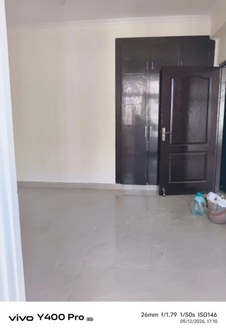Room, amrapali-silicon-city 2.5 Bedroom 1045 Sq.Ft. Apartment In Sector 76 Noida 10387668