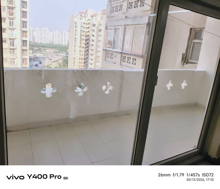 Bathroom, amrapali-silicon-city 2.5 Bedroom 1045 Sq.Ft. Apartment In Sector 76 Noida 10387668