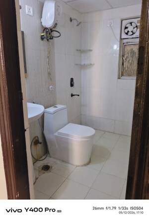 Bathroom in 2.5 BHK Apartment at Amrapali Silicon City, Sector 76 – for Rent