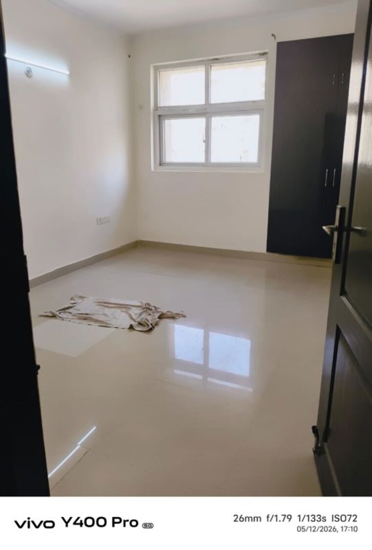 Room, amrapali-silicon-city 2.5 Bedroom 1045 Sq.Ft. Apartment In Sector 76 Noida 10387668