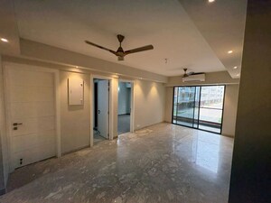 Room in 3 BHK Apartment at Signature Global City 63A, Sector 63a – for Rent