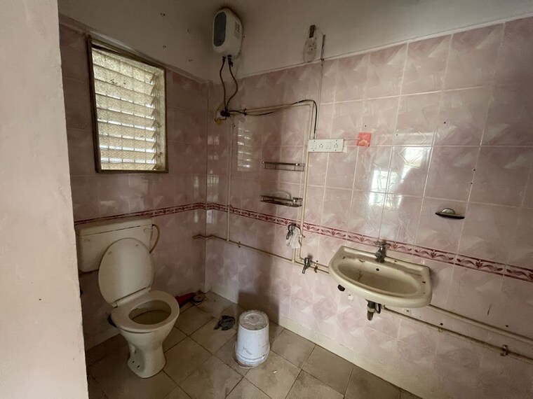 Bathroom, lotus-unity 2 Bedroom 1500 Sq.Ft. Villa In Versova Mumbai 10387718