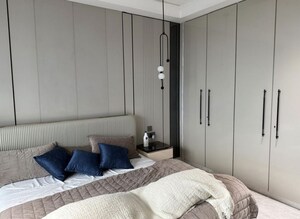 Bedroom in 3 BHK Apartment at Resham Tower, Bandra West – for Rent
