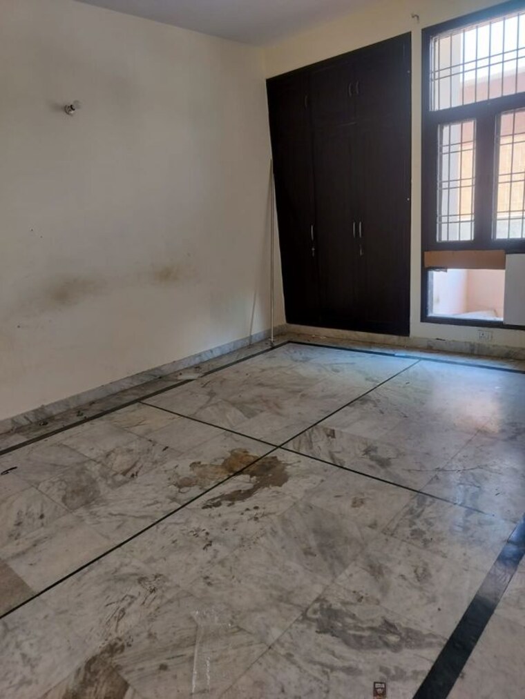 Room, sector 52 2 Bedroom 1450 Sq.Ft. Builder Floor In Sector 52 Noida 10387740