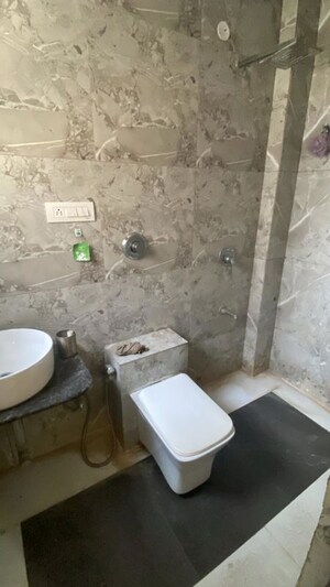 Team Area in 2 BHK Apartment at Civil Lines – for Rent