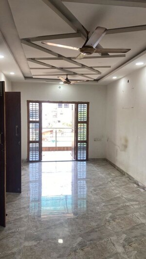 Room in 2 BHK Apartment at Civil Lines – for Rent