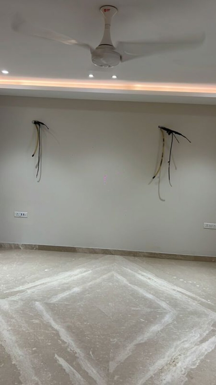 Room, anand vihar 3 Bedroom 1800 Sq.Ft. Builder Floor In Anand Vihar Delhi 10387799