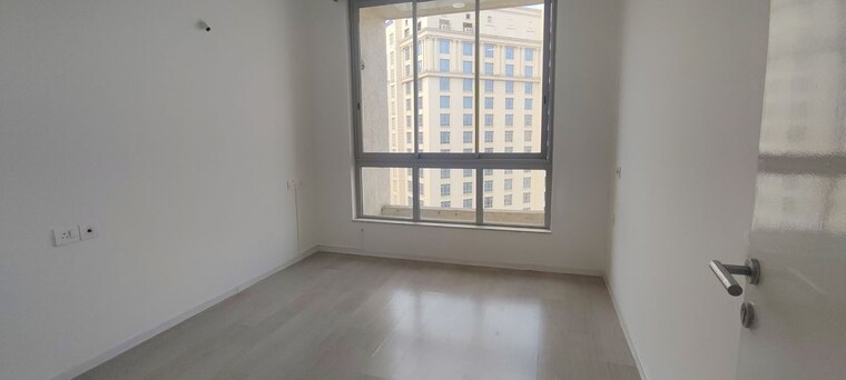Room, hiranandani-estate-rodas-enclave 3 Bedroom 1350 Sq.Ft. Apartment In Ghodbunder Road Thane 10387765