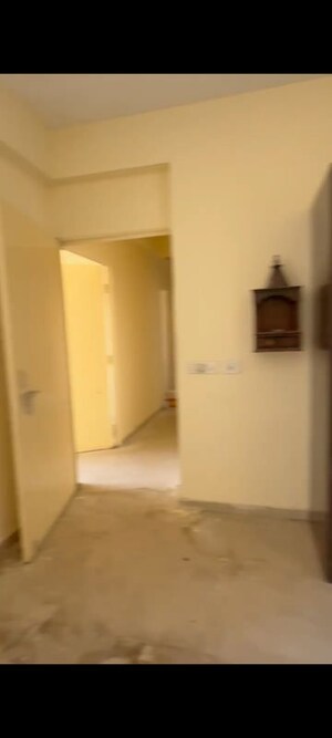 Room in 3 BHK Apartment at Conscient Habitat Residences, Sector 78 – for Sale