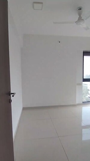 Bedroom in 2 BHK Apartment at Chembur – for Rent