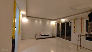 Room in 2 BHK Apartment at Godrej Aqua, International Airport Road – for Rent