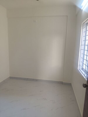 Room in 2 BHK Apartment at Adithya Nilaya, Kadubeesanahalli – for Rent