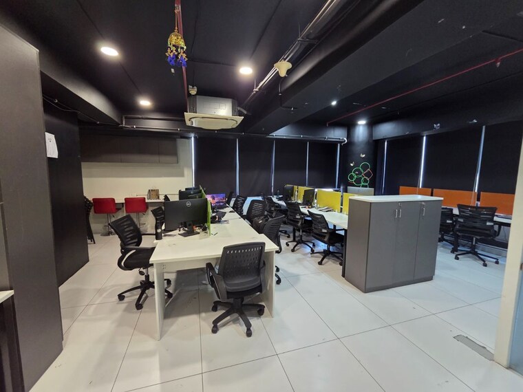 Team Area, true-westgate Commercial Office Space 1890 Sq.Ft. In Makarba Ahmedabad 10387937