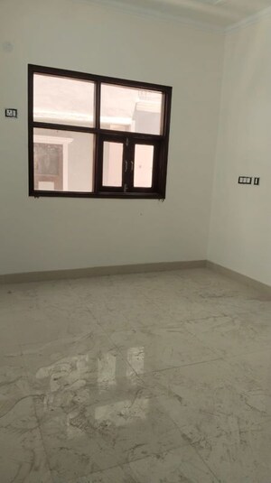 Room in 2 BHK Builder Floor at Neb Sarai – for Rent