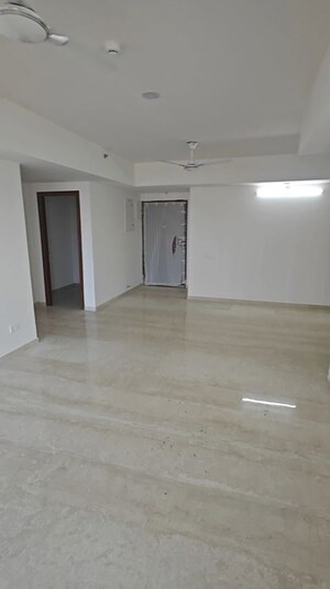 Room in 3.5 BHK Apartment at 3C Orris Greenopolis, Sector 89 – for Rent
