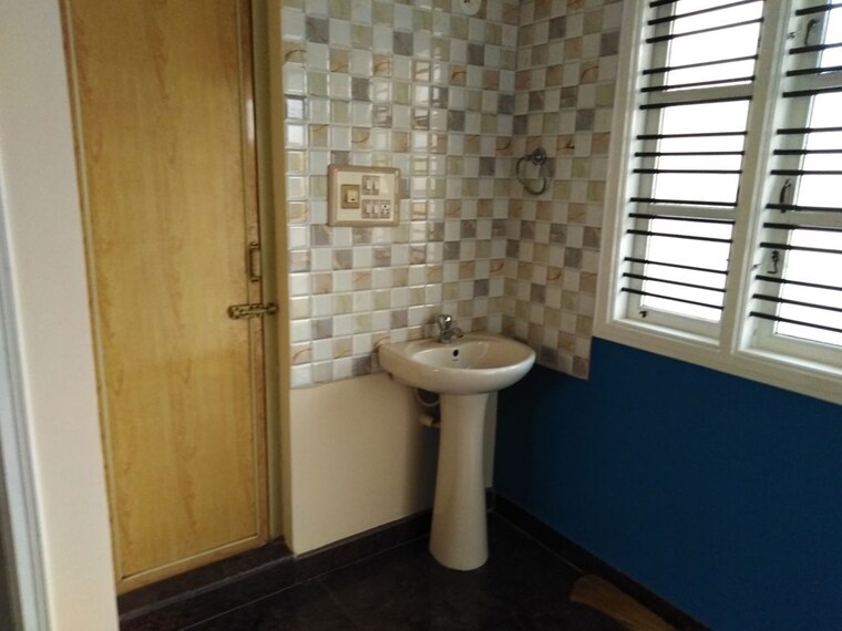 Bathroom, rt nagar 1 Bedroom 649 Sq.Ft. Independent House In Rt Nagar Bangalore 10388013