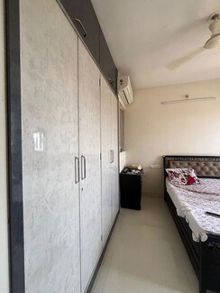 2.5 BHK + Basement Apartment For Rent in Vijay Orovia