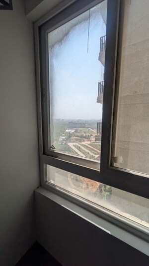 Furnished Amenities in 3 BHK Apartment at Mapsko Mount Ville, Sector 79 – for Rent