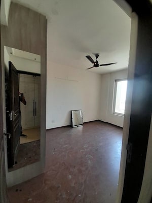 Room in 3.5 BHK Apartment at 3C Orris Greenopolis, Sector 89 – for Rent