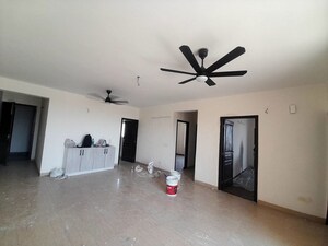 Room in 3.5 BHK Apartment at 3C Orris Greenopolis, Sector 89 – for Rent