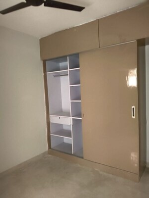 Room in 3 BHK Apartment at Signature Global City, Sector 37d – for Rent