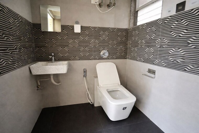 Bathroom, sun-united-eldora 2 Bedroom 650 Sq.Yd. Apartment In Chembur Mumbai 10388085