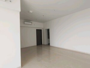 Room in 4 BHK Apartment at Piramal Mahalaxmi, Mahalaxmi – for Rent